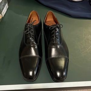 New.   No box.  14m Florsheim men’s dress shoes.